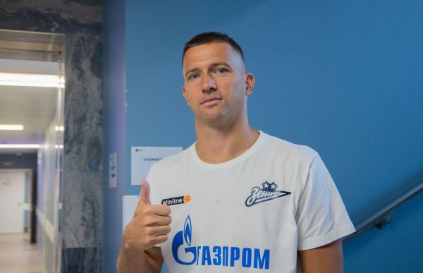 "Зенит" объявил о продлении контракта с Михаилом Кержаковым